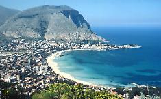 Mare di Mondello, ancora scontro sulle analisi: Ferrandelli rassicura sulla balneabilit&agrave;, La Vardera replica sullo scarico in acqua