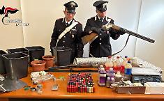 Misilmeri, centrale dell'illegalit&agrave; in una palazzina con armi, droga e allaccio abusivo: una famiglia arrestata dai carabinieri