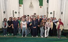 Gli studenti incontrano l'imam nella moschea: "Dialogo e confronto"