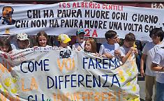 Duemila studenti di fronte al tribunale di Palermo per la Rete cultura Antimafia