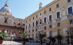 Comune, buco nel piano assunzioni: saltano dieci posti da funzionario. I nuovi contratti nazionali costringono ai tagli