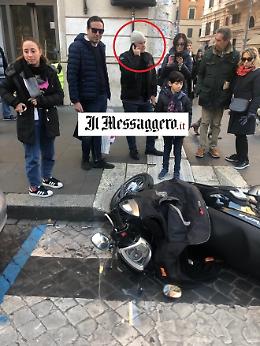 Incidente per Luca Zingaretti: il suo scooter finisce contro un'auto