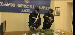 Ragusa, marijuana nascosta nella busta della spesa: due arresti