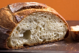 Covid-19, a Canicattì prezzo del pane sale a 3 euro al chilo