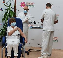 Vaccino-day, somministrate prime dosi allo Spallanzani