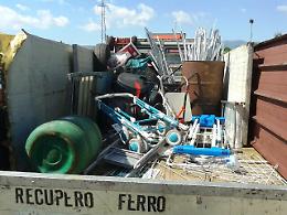 Traffico illecito di rifiuti metallici, 15 misure cautelari e 146 indagati