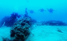 Trovato antico relitto carico di reperti: eccezionale scoperta nel mare di Siracusa