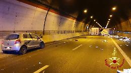 Autostrada Catania-Siracusa chiusa per un Tir ribaltato in galleria: tempi lunghi per riapertura