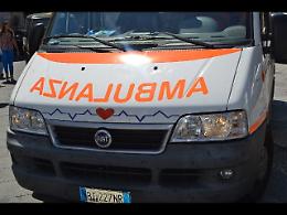 Enna, l'auto sbatte contro il guard rail e 33enne muore infilzato