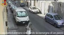 Catania, rapina in casa di anziana
con 3 suoi nipoti a fare da basisti
