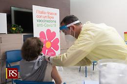 Smette di camminare dopo il vaccino anti Covid: Stato condannato a versare tremila euro al mese