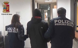 Pozzallo, evade dai domiciliari per abusare della sua ex compagna