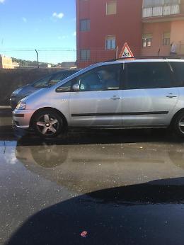 Catania, perdita d'acqua segnalata da mesi tra le vie Pietro Novelli e Leucatia