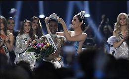 Zozibini Tunzi, dal Sudafrica la miss Universo attivista contro la violenza di genere