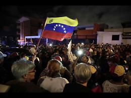 Alta tensione in Venezuela, 14 morti e 218 arresti nella rivolta contro Maduro