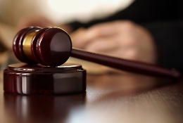 Trapani, vince la battaglia per il cognome materno: il Tar condanna la Prefettura