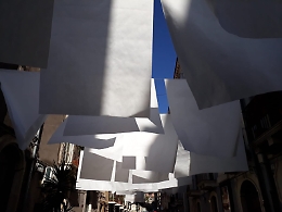 Catania, il "bucato" diventa installazione artistica