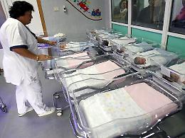 Il caso della migrante che ha denunciato la sottrazione di un neonato, Procura e Asp: "Nell'ecografia presente solo un feto"