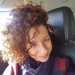 La sfida vinta da Mariagrazia: modella e volontaria per rivivere dopo il cancro