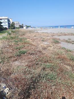 Giardini Naxos (ME): la spiaggia di Recanati nel degrado , in piena stagione estiva.