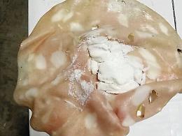 San Michele di Ganzaria, mortadella al veleno per i cani: uno è già morto