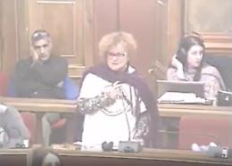 «Mi ha telefonato Beppe Grillo»
O forse no, perché «era troppo str...»