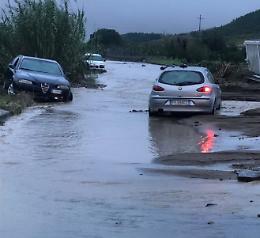 Bomba d'acqua "investe" le auto sulla Catania-Gela: traffico bloccato