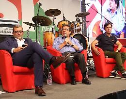 Bianco vs Faraone, il derby renziano
fra claque, "vino inacidito" e Dumbo