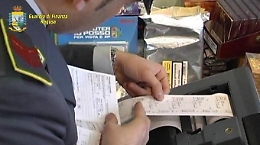 Ragusa, installava i registratori di cassa senza autorizzazione: denunciato