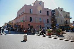 Lampedusa, a fuoco l'auto del capo dell'Utc