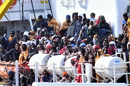 Catania, fiocco rosa a bordo della SOS Mediterranée