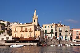 Sbarco di mezzi a motore, le Eolie chiedono il "numero chiuso" per la stagione estiva