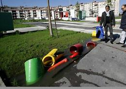 Catania, piazza “Peppe Montana” tra i cestini dei rifiuti e il degrado