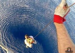 Naufraghi salvati dalla Marina Erano aggrappati a un barile