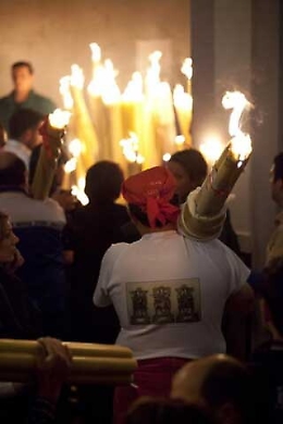 Riposto, viola la sorveglianza per portare cero votivo: arrestato
