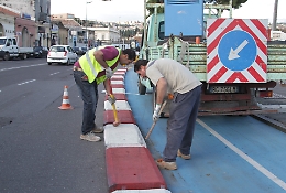 Catania, cordoli risistemati lungo la pista ciclabile