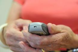 "Suo figlio ha provocato un grave incidente": con questa scusa ruba gioielli ad un'anziana