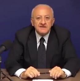 De Luca: «Auguri a Briatore per la sua prostatite ai polmoni...»