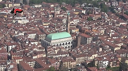 Tangenti sulle forniture aziendali a Vicenza, arrestato anche un palermitano