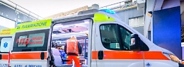 Extracomunitario va in escandescenza al "Cannizzaro" e tenta di rubare un'autoambulanza