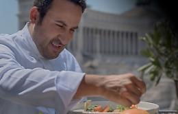 Protesta dello chef Natale Giunta contro il lockdown pasquale: &laquo;Se stiamo in silenzio moriamo ogni giorno&raquo;