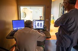 Catania, quei ventenni ricoverati in ospedale con polmoniti severe: come cambia l'epidemia