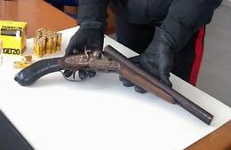 Agrigento, cocaina e due fucili da caccia in casa: arrestata coppia
