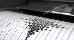 Forte scossa di terremoto al largo delle Eolie e a Lipari crolla un costone