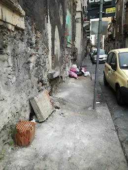 Catania: triste "spettacolo" in via Grotte Bianche