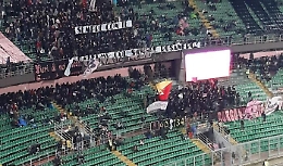 Cori e striscioni al Barbera inneggiano a Miccoli in carcere