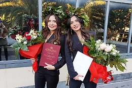 Beatrice e Cristina, gemelle nella vita e negli studi che adesso il lavoro separerà