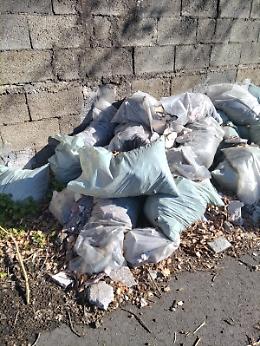 Tarderia (Ct): materiale inerte scaricato per strada