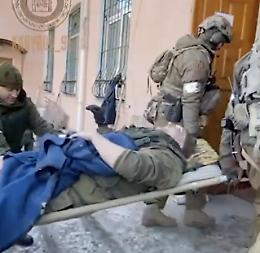 Comandante russo travolto da carro armato della sua stessa brigata: omicidio o incidente?