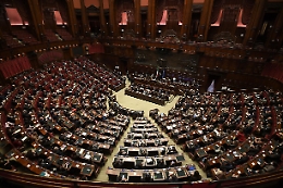 Def:bozza risoluzione,collaborare su delega fisco,gi&ugrave; tasse